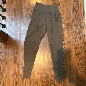 Gilmour Baggy Green Women’s Pants